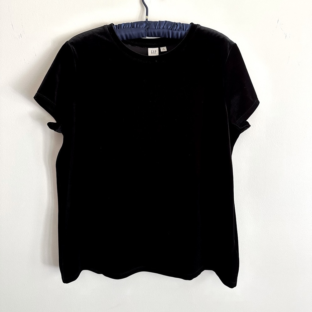 GAP Black Velvet top, 100% Polyester, Size M, NEVER WORN